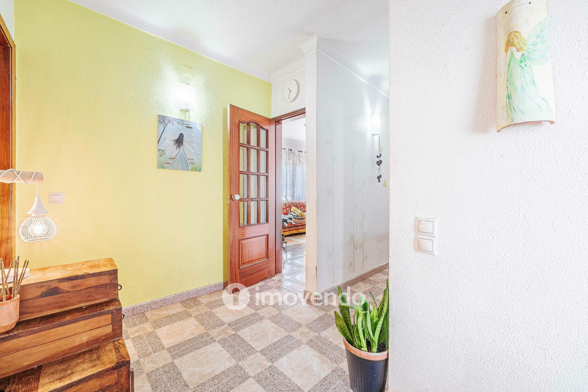 Moradia T3 mais Anexo T1 e Anexo T0 independentes, em Barcarena