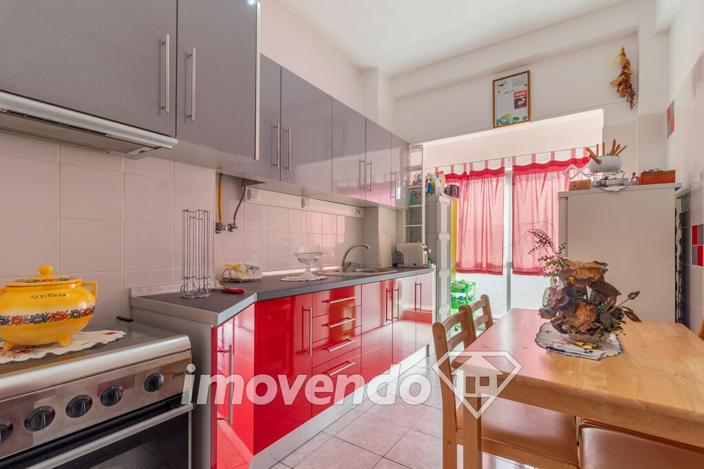 Apartamento T2 em Vila Franca de Xira, Vila Franca de Xira com 74 m<sup>2</sup> por 145.000
