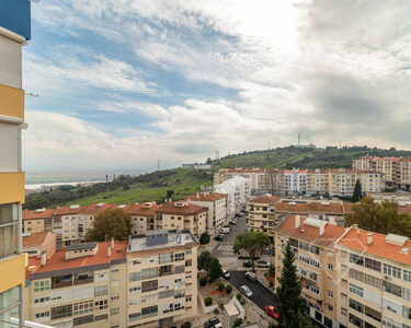 Apartamento T2, com vistas sobre o Tejo, em Vila Franca de Xira