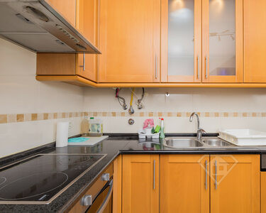 Apartamento T2, com cozinha equipada e áreas amplas, em Corroios
