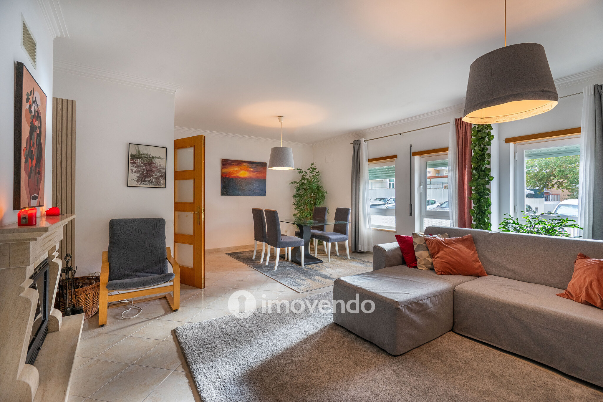 Apartamento T2 com estacionamento e terraço, em Vialonga