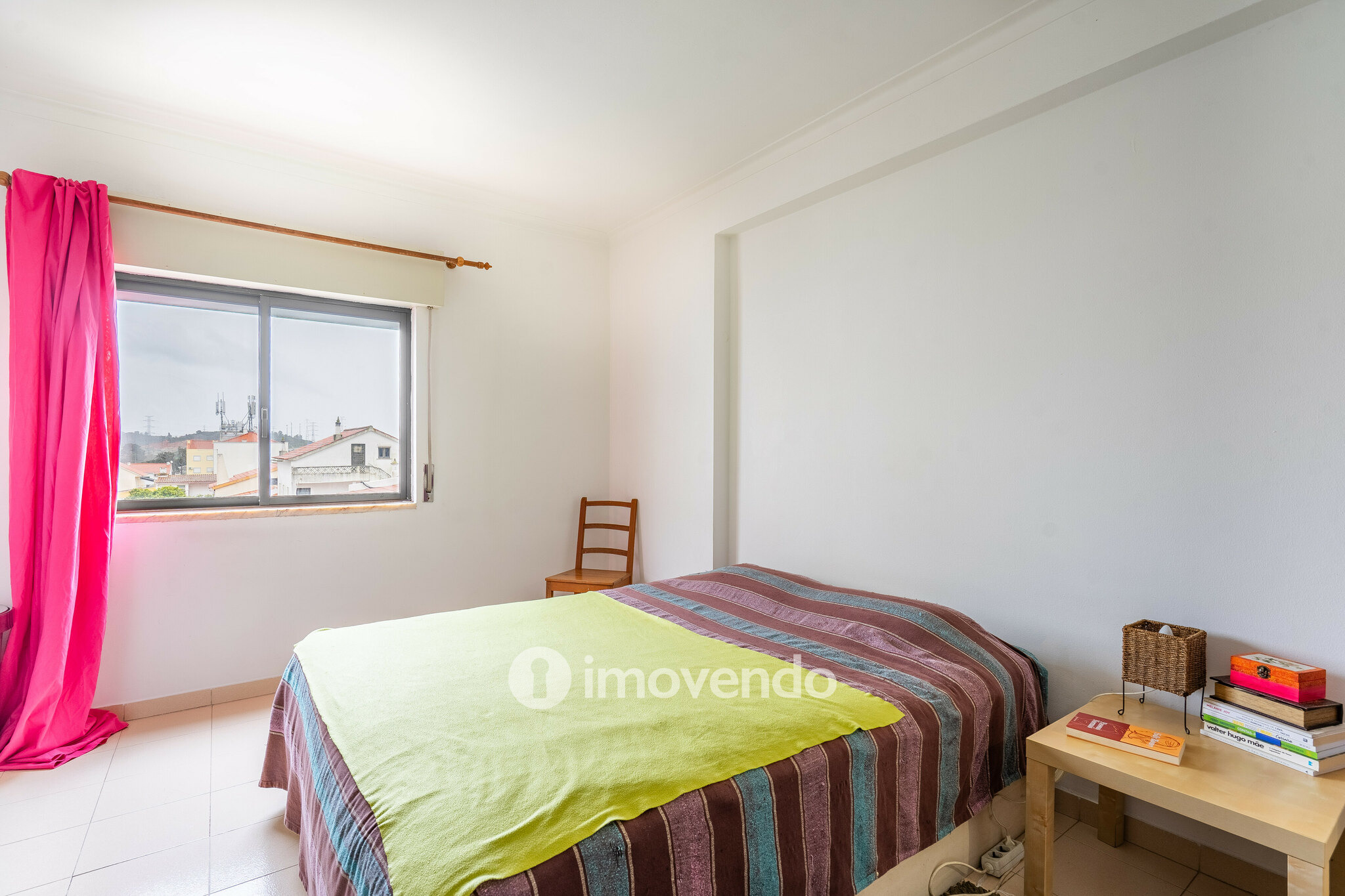 Apartamento T2 com arrecadação, na Quinta do Conde