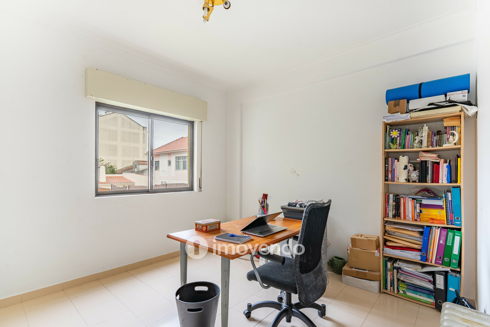 Apartamento T2 com arrecadação, na Quinta do Conde