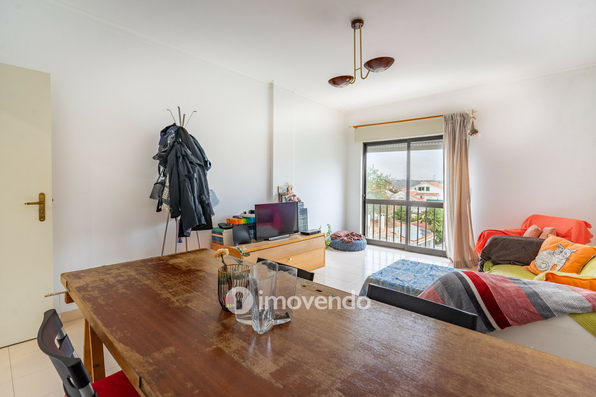 Apartamento T2 com arrecadação, na Quinta do Conde