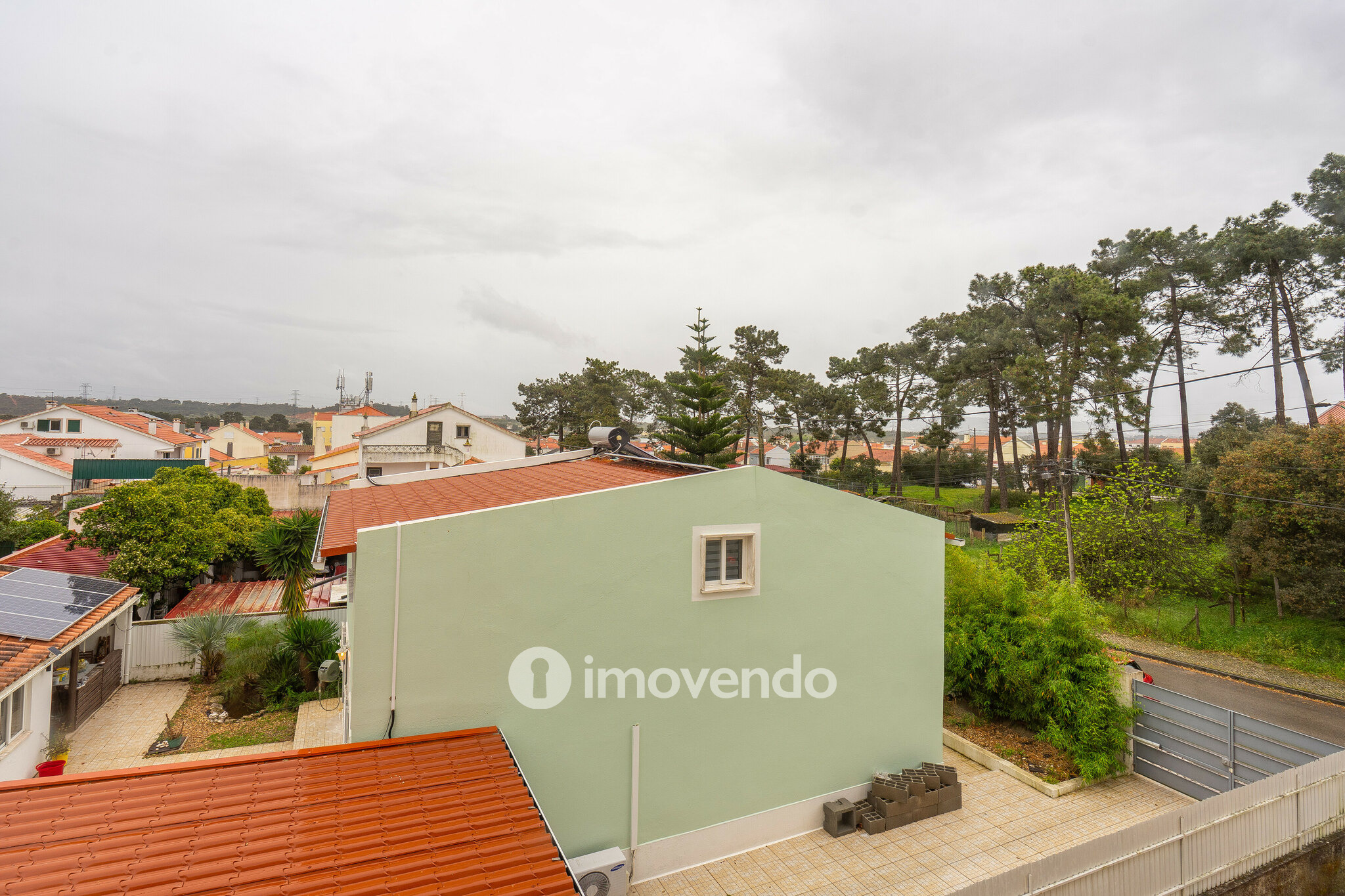 Apartamento T2 com arrecadação, na Quinta do Conde