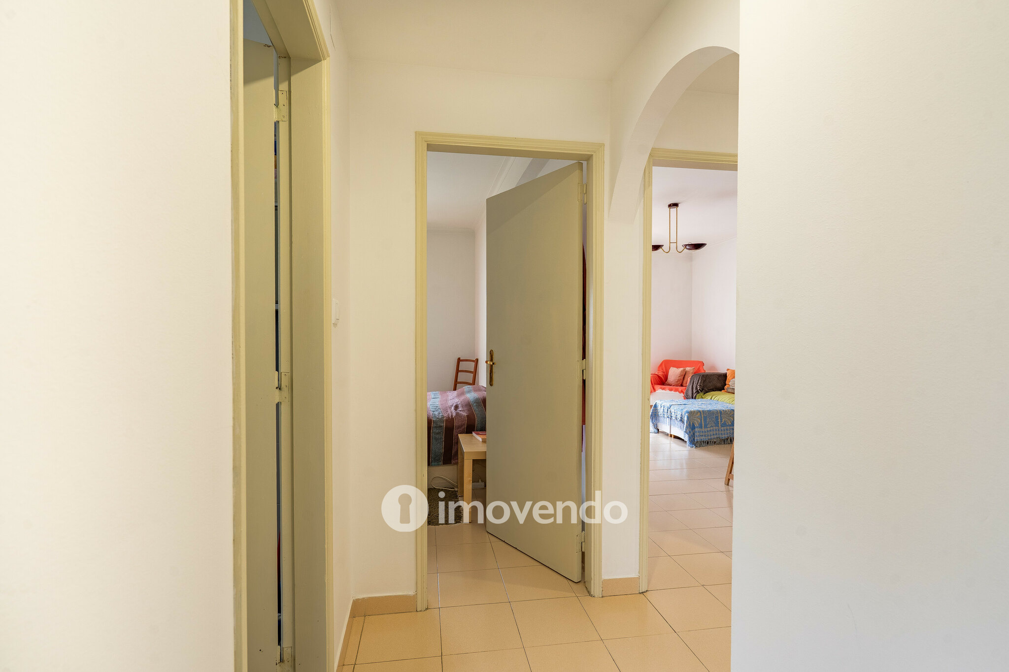 Apartamento T2 com arrecadação, na Quinta do Conde