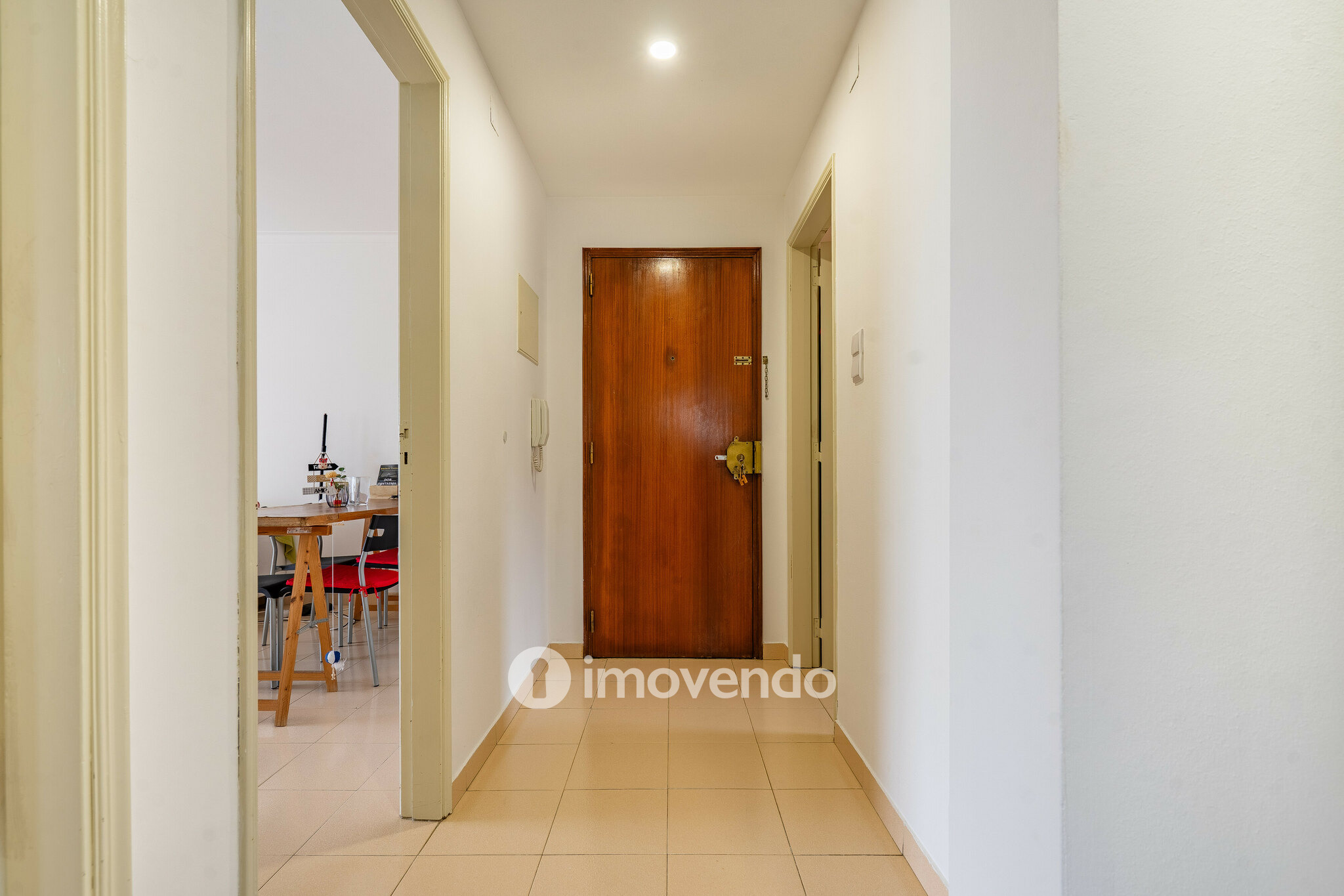 Apartamento T2 com arrecadação, na Quinta do Conde