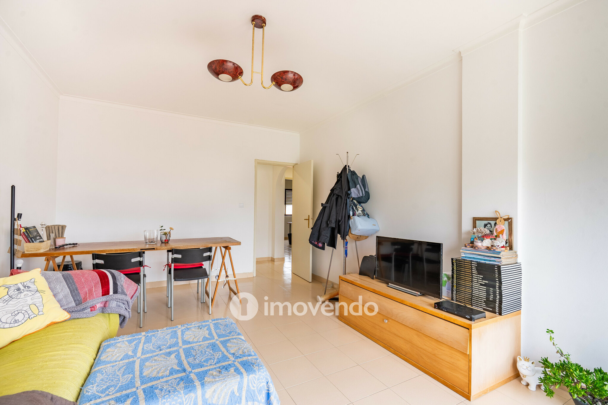 Apartamento T2 com arrecadação, na Quinta do Conde