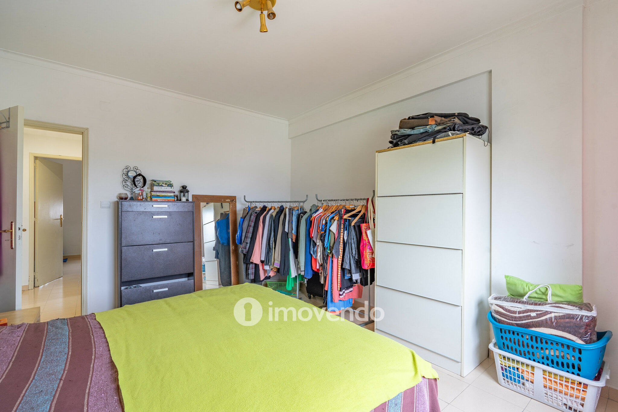 Apartamento T2 com arrecadação, na Quinta do Conde