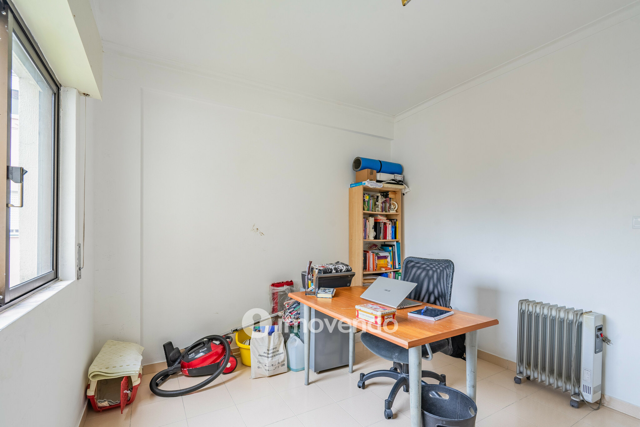 Apartamento T2 com arrecadação, na Quinta do Conde