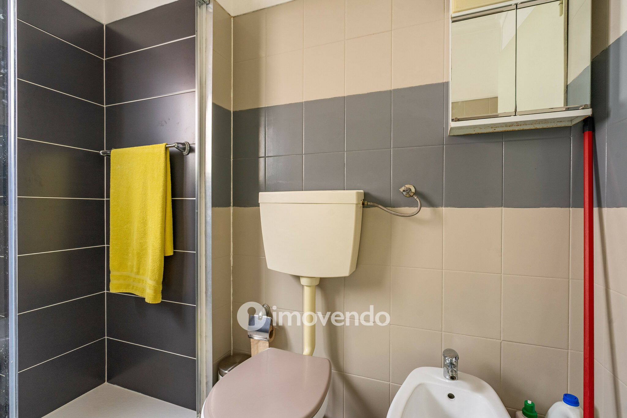 Apartamento T2 com arrecadação, na Quinta do Conde