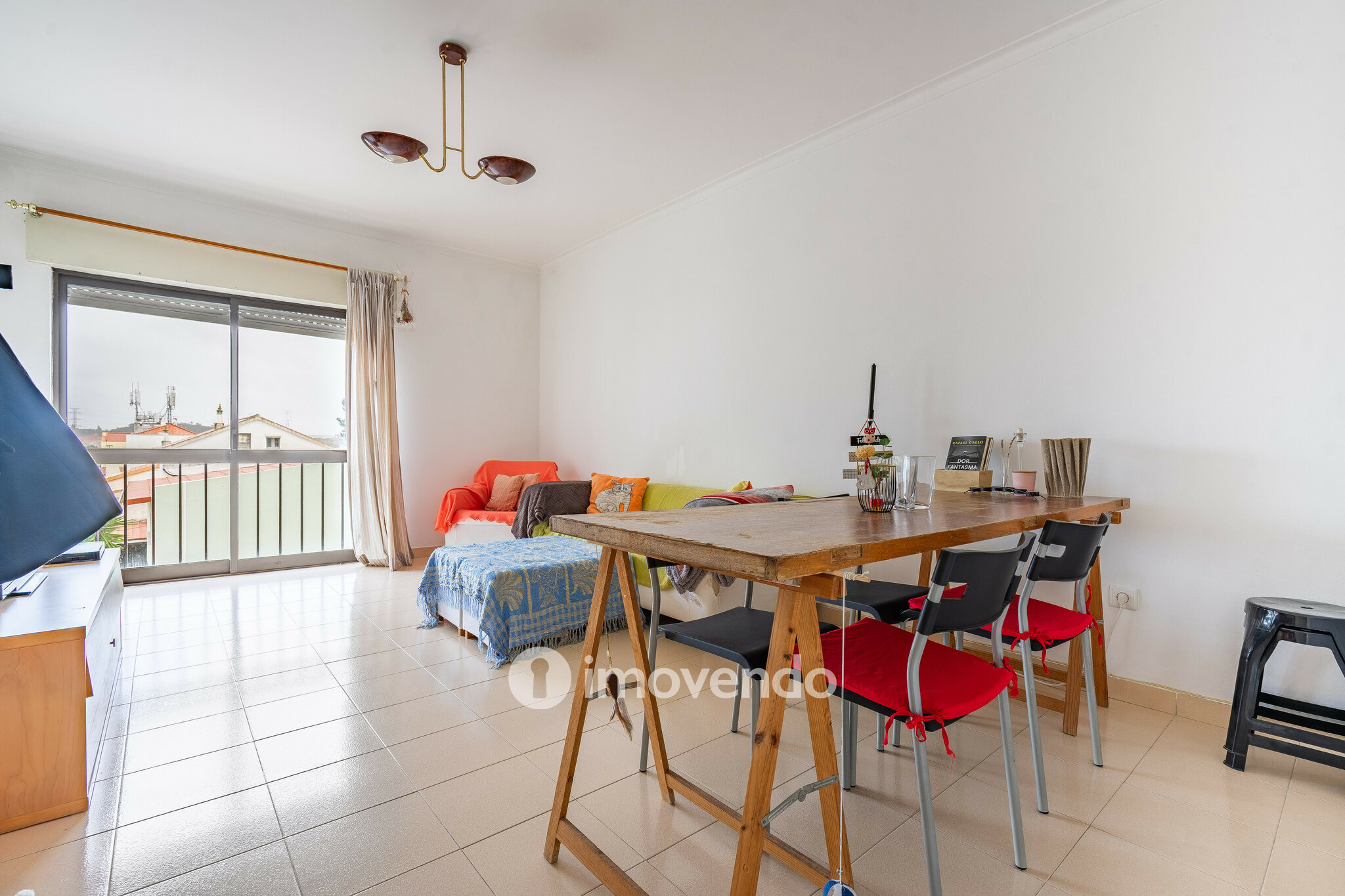 Apartamento T2 com arrecadação, na Quinta do Conde