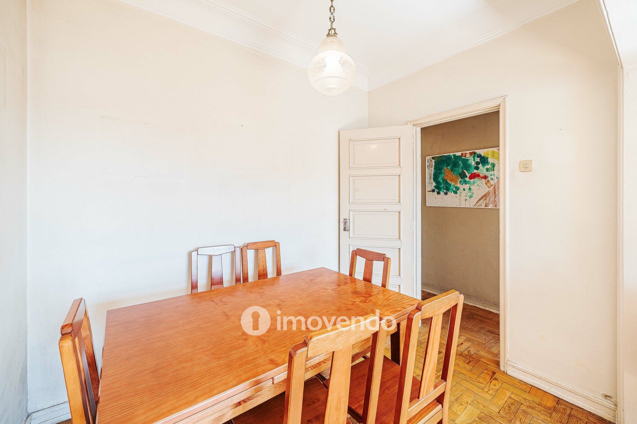 Apartamento T2 com duas varandas, na Graça, em Lisboa