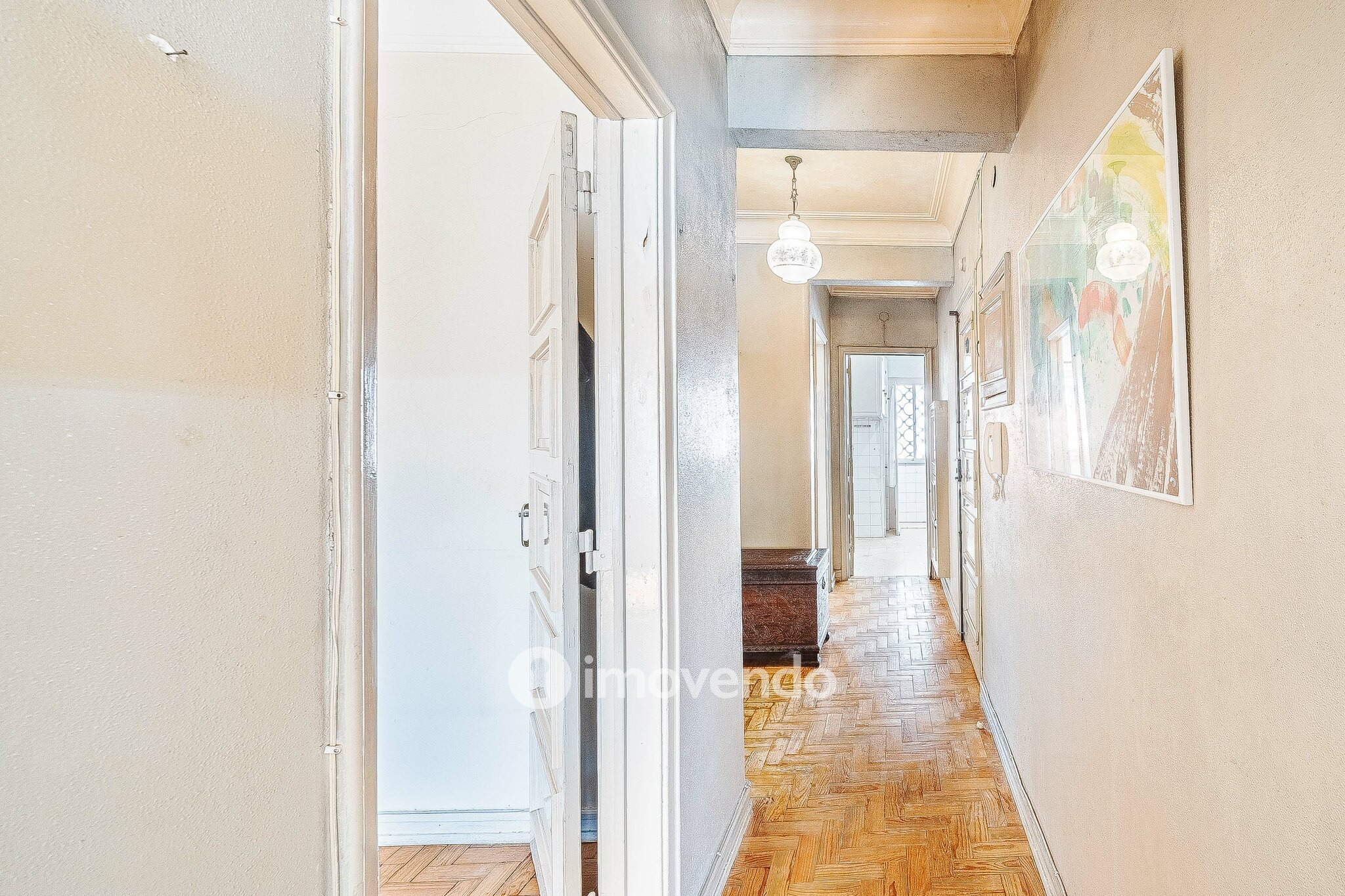 Apartamento T2 com duas varandas, na Graça, em Lisboa