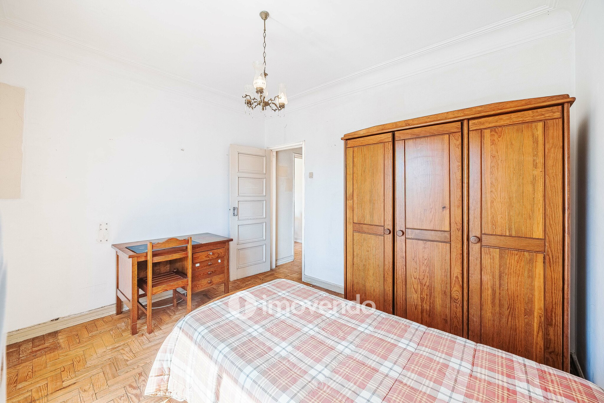 Apartamento T2 com duas varandas, na Graça, em Lisboa