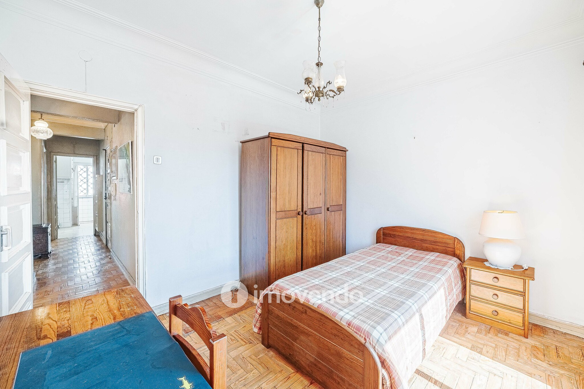 Apartamento T2 com duas varandas, na Graça, em Lisboa