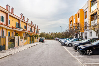 Apartamento T3 exclusivo, com garagem e cozinha equipada, em Alcochete