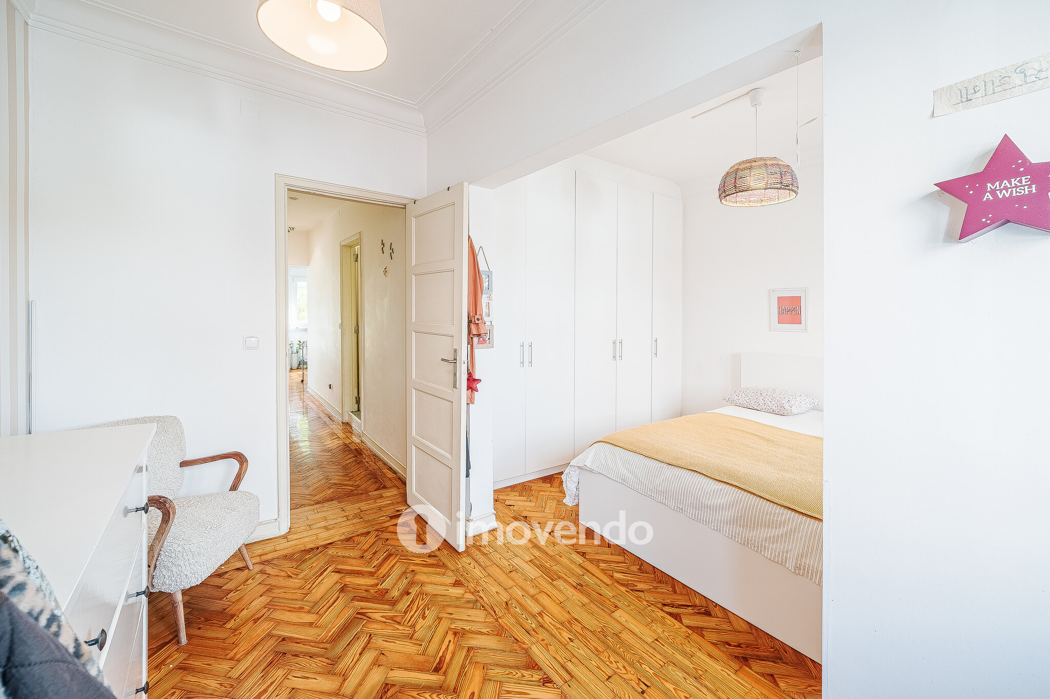 Apartamento T1 exclusivo, com logradouro, no centro de Benfica