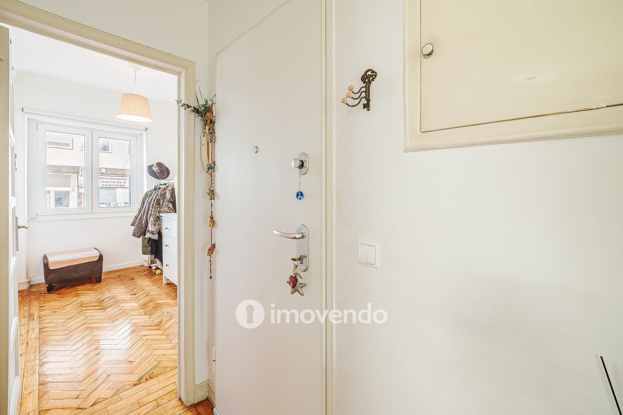 Apartamento T1 exclusivo, com logradouro, no centro de Benfica