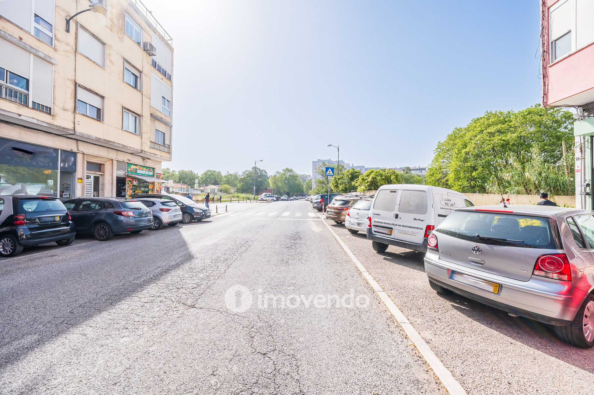 Apartamento T1 exclusivo, com logradouro, no centro de Benfica