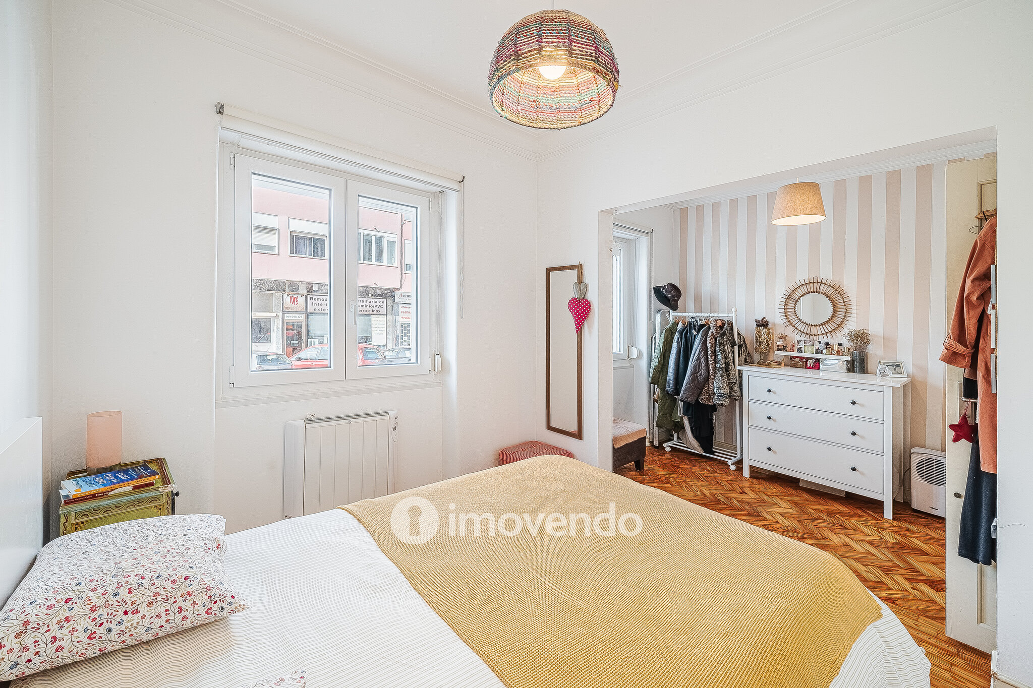 Apartamento T1 exclusivo, com logradouro, no centro de Benfica