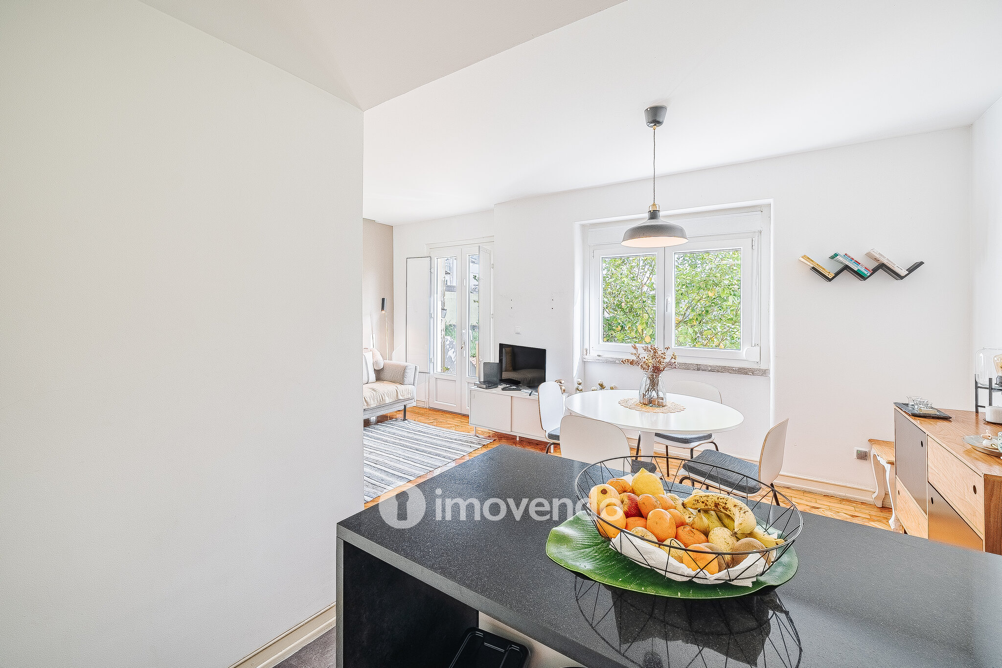 Apartamento T1 exclusivo, com logradouro, no centro de Benfica