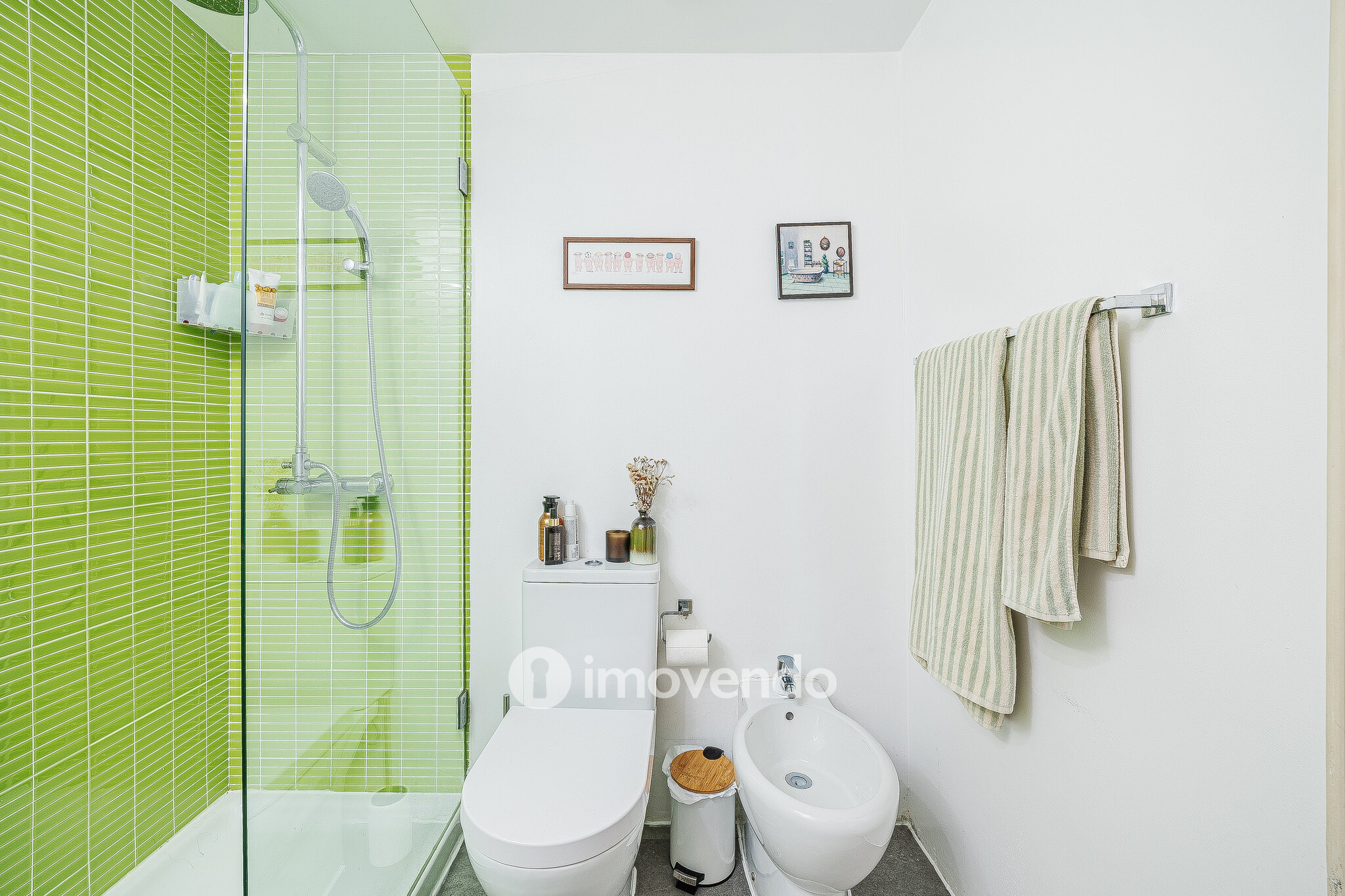 Apartamento T1 exclusivo, com logradouro, no centro de Benfica