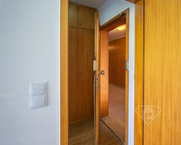 Apartamento T2, pronto a habitar e com arrecadação, em Ramalde, Porto