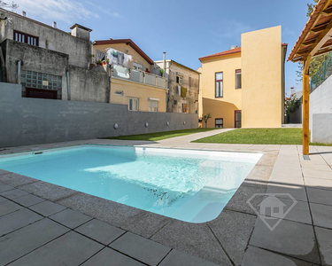 Apartamento T1 Duplex, renovado e mobilado, com piscina comum, em Gaia