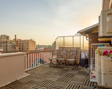 Apartamento T3 Duplex, totalmente remodelado, em Vila Nova de Gaia