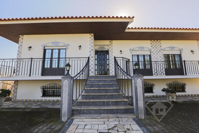 Moradia T3+2 excecional, com um terreno de 14250m2, em Canha, Setúbal