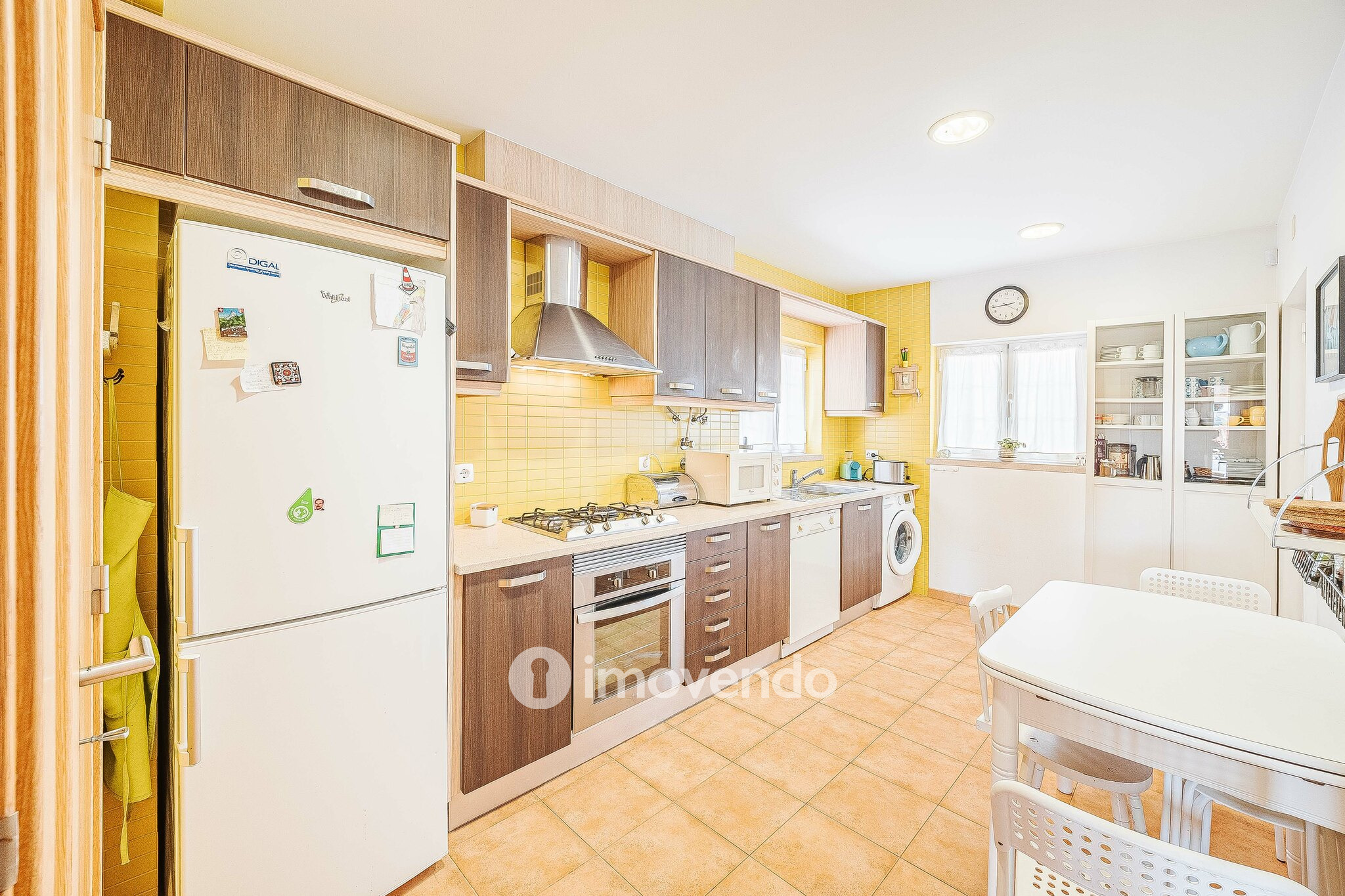 Moradia T4+2 cuidada, com jardim e terraço, em Sesimbra