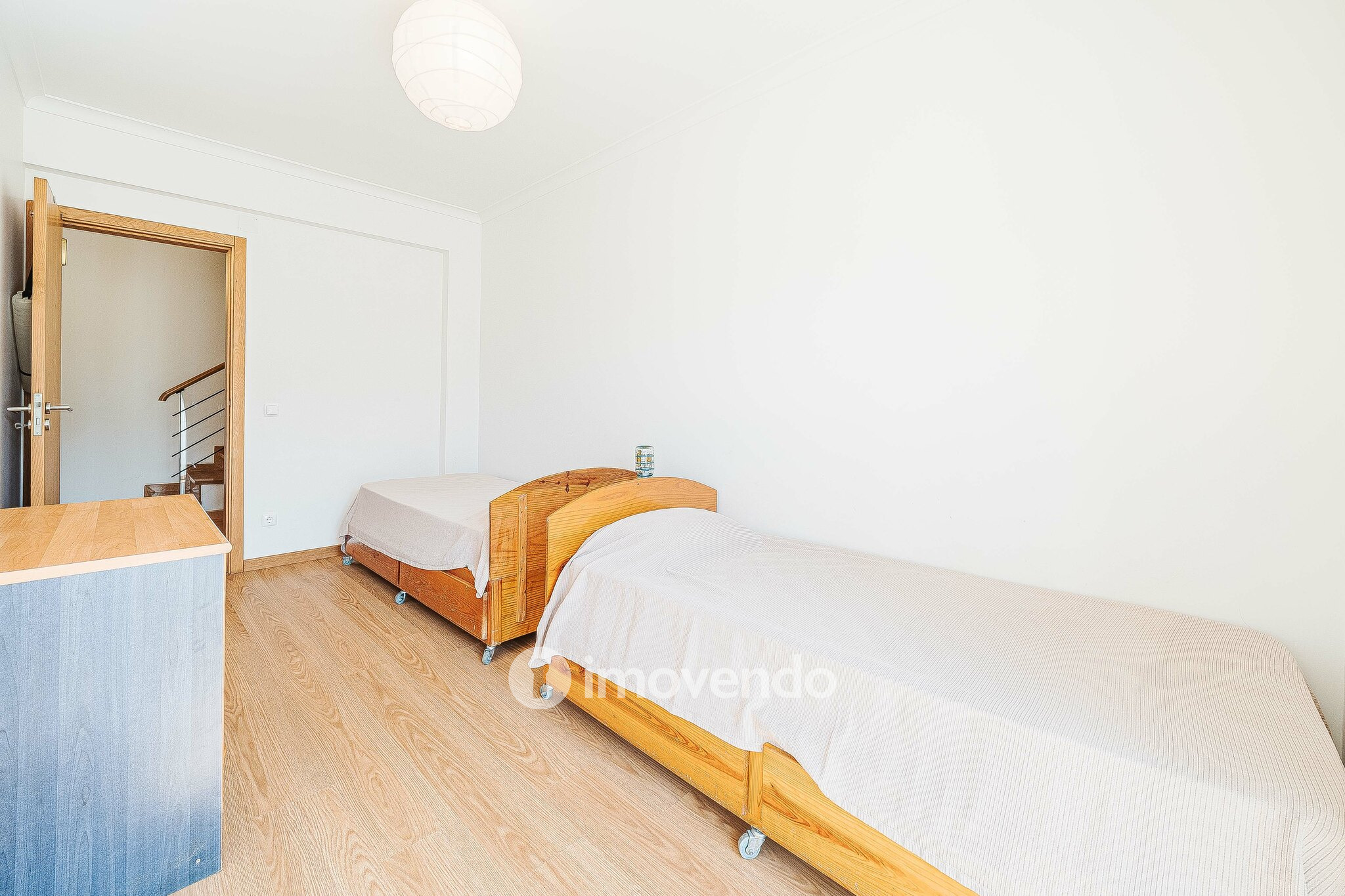 Moradia T4+2 cuidada, com jardim e terraço, em Sesimbra