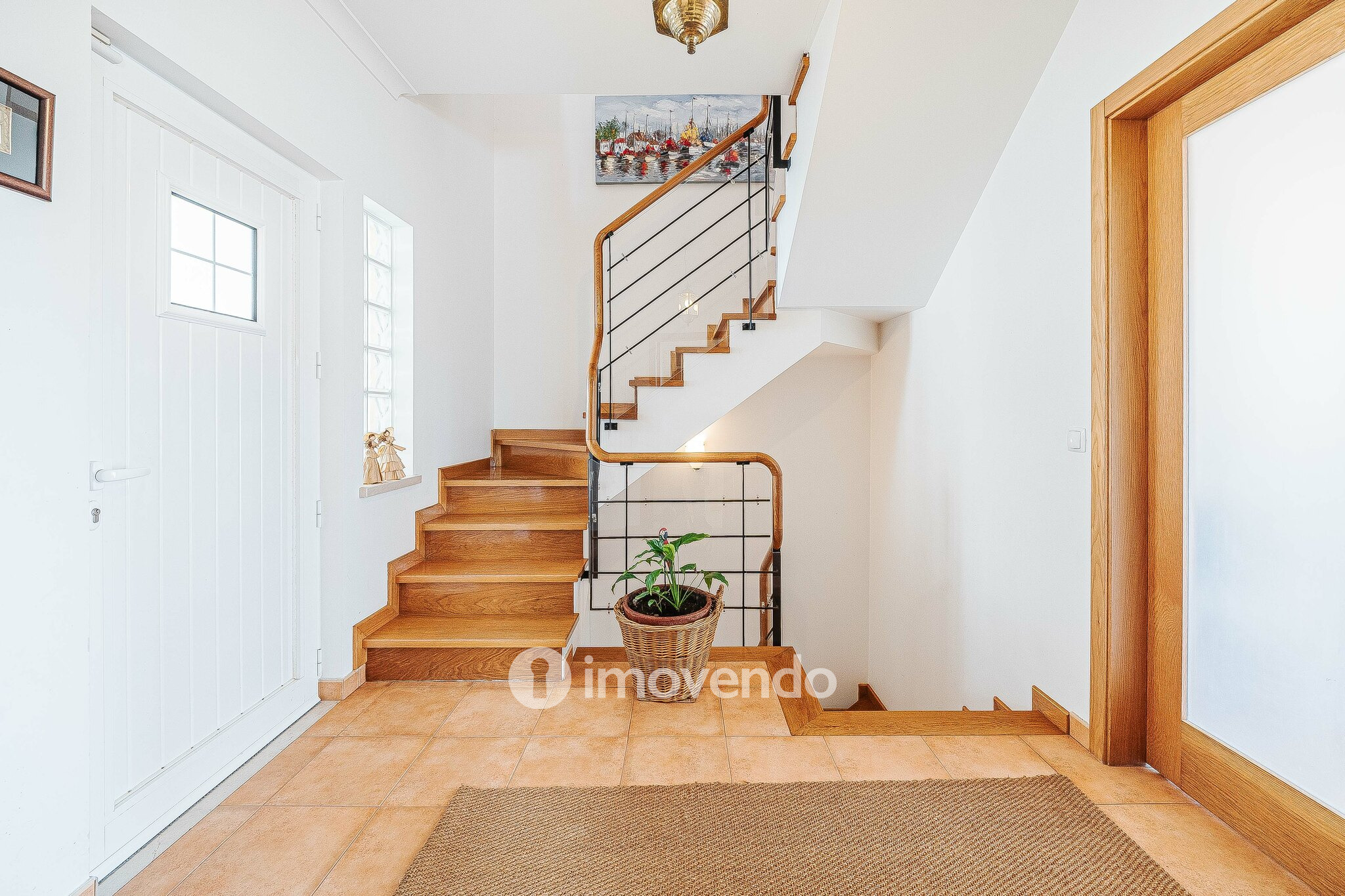 Moradia T4+2 cuidada, com jardim e terraço, em Sesimbra