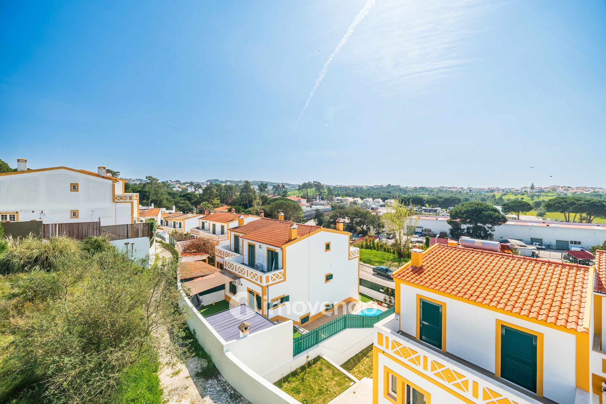 Moradia T4+2 cuidada, com jardim e terraço, em Sesimbra