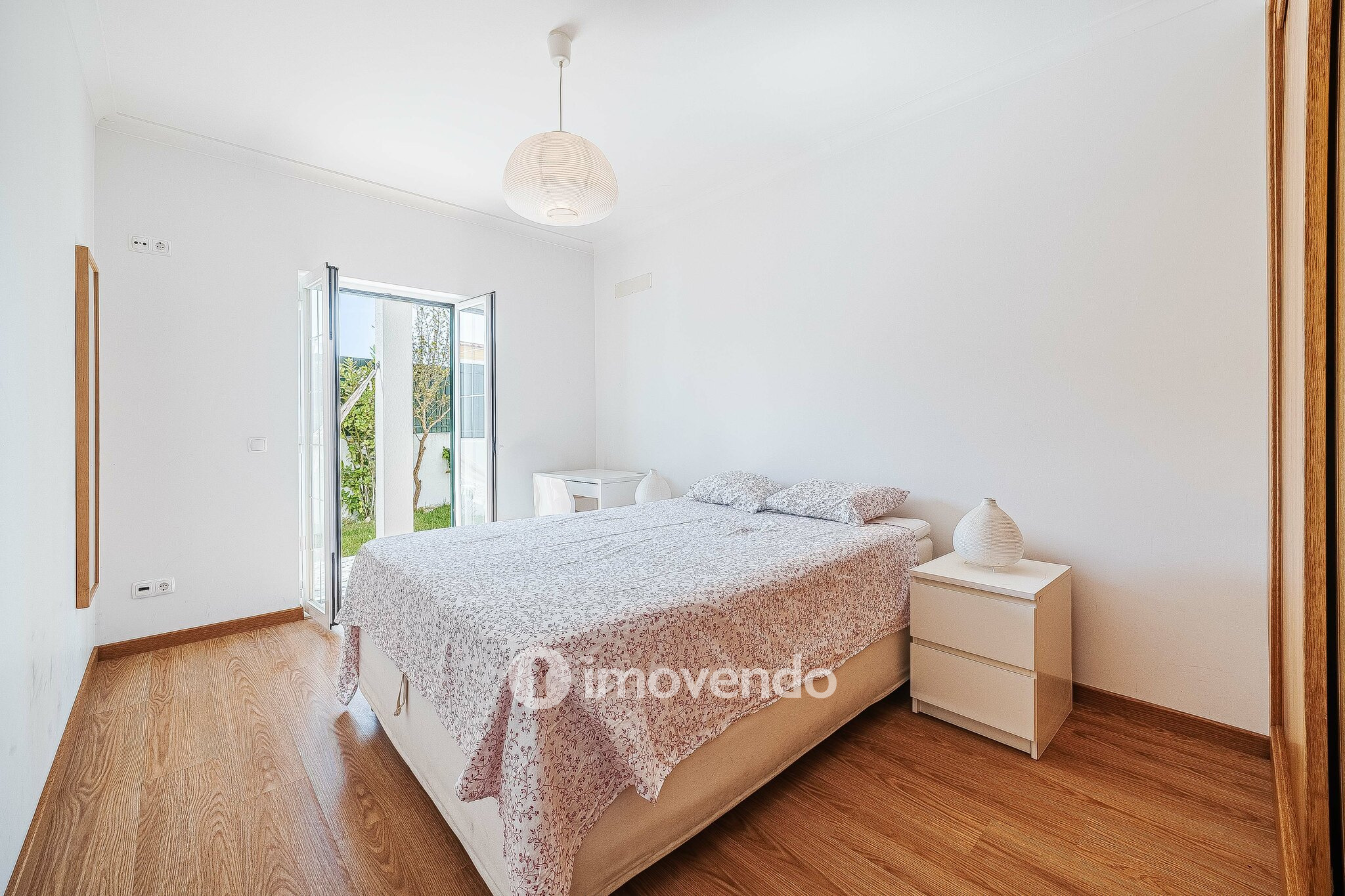 Moradia T4+2 cuidada, com jardim e terraço, em Sesimbra