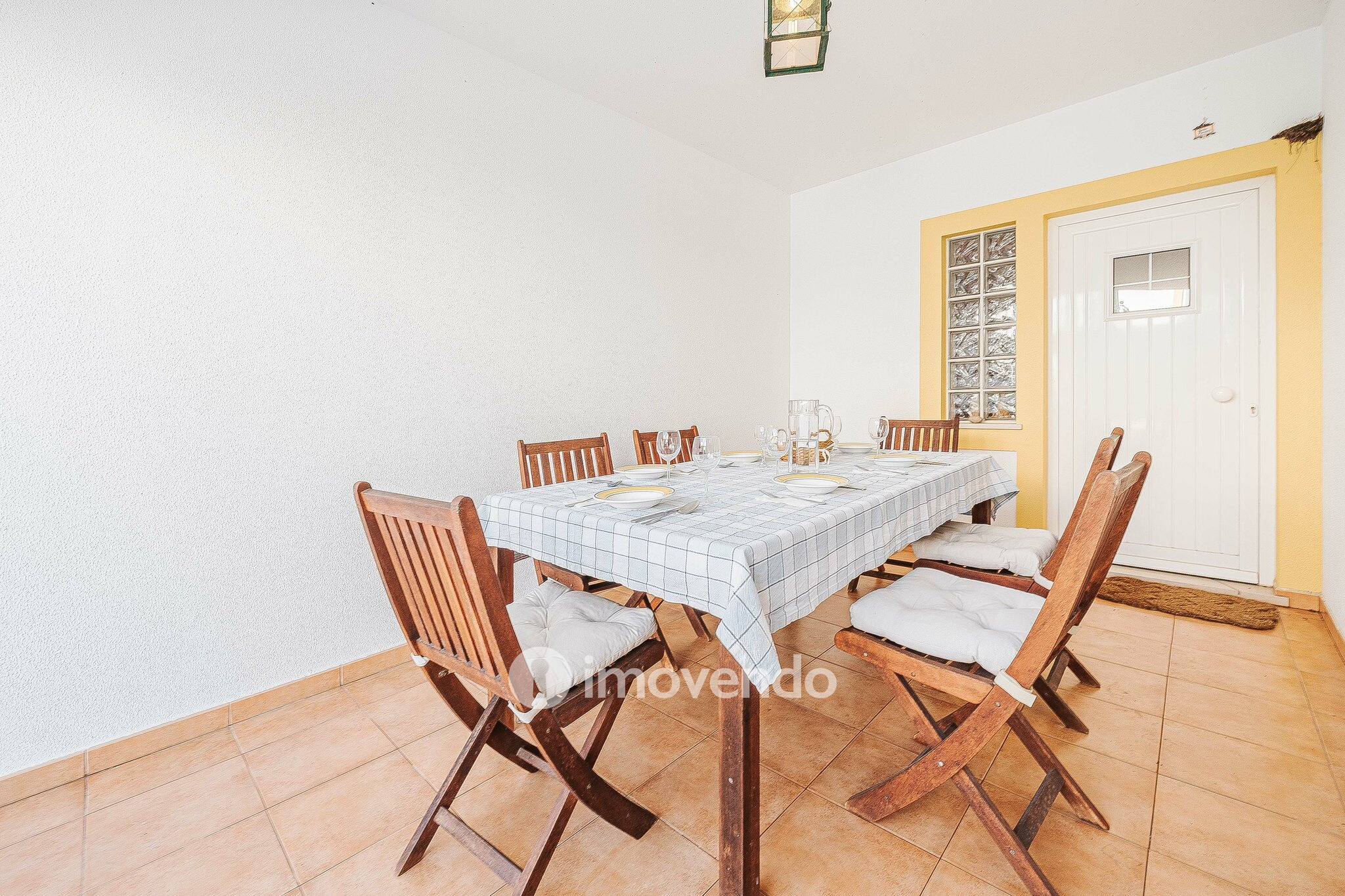 Moradia T4+2 cuidada, com jardim e terraço, em Sesimbra