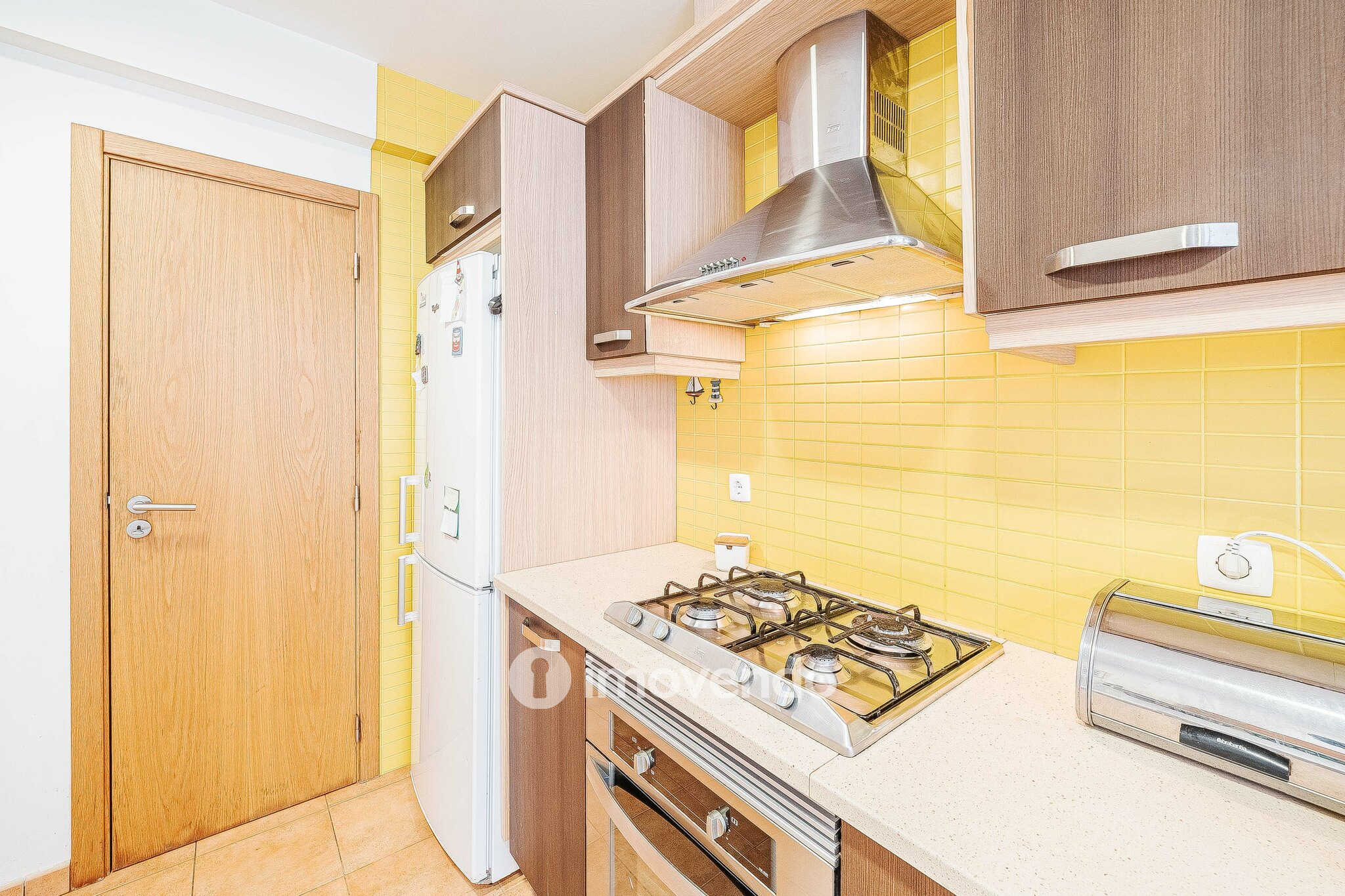 Moradia T4+2 cuidada, com jardim e terraço, em Sesimbra