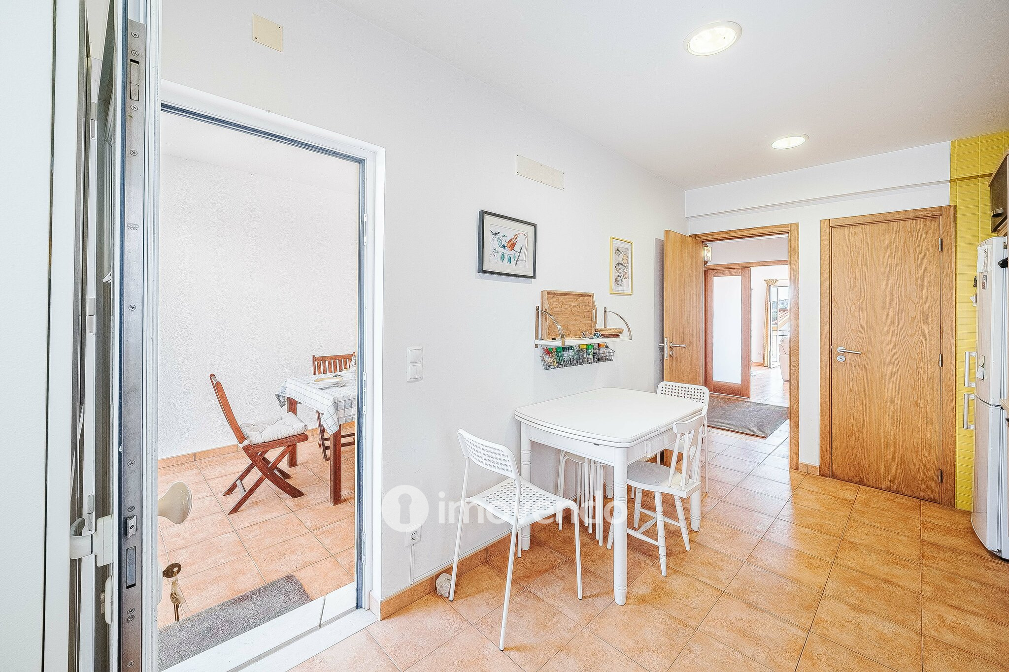 Moradia T4+2 cuidada, com jardim e terraço, em Sesimbra