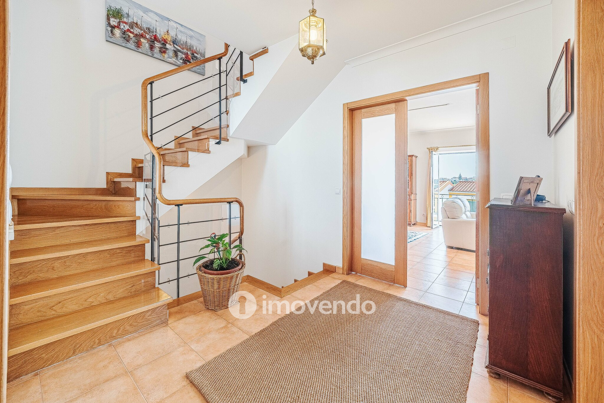 Moradia T4+2 cuidada, com jardim e terraço, em Sesimbra