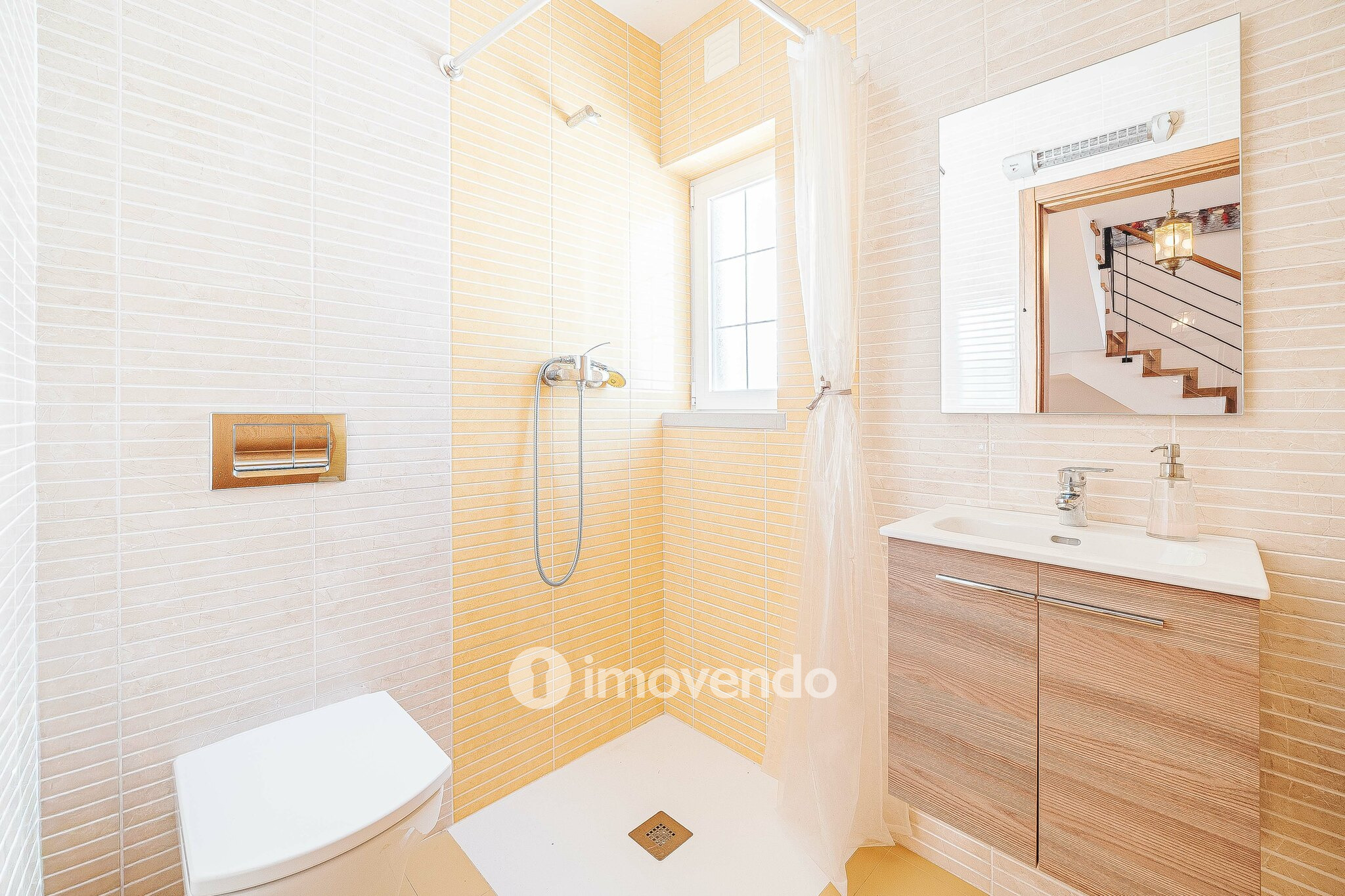 Moradia T4+2 cuidada, com jardim e terraço, em Sesimbra