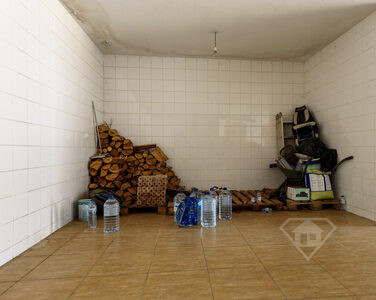 Moradia T5, com áreas amplas, garagem e jardim, em Rebordosa, Paredes