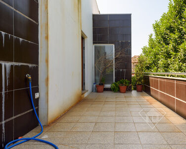 Moradia T5, com áreas amplas, garagem e jardim, em Rebordosa, Paredes