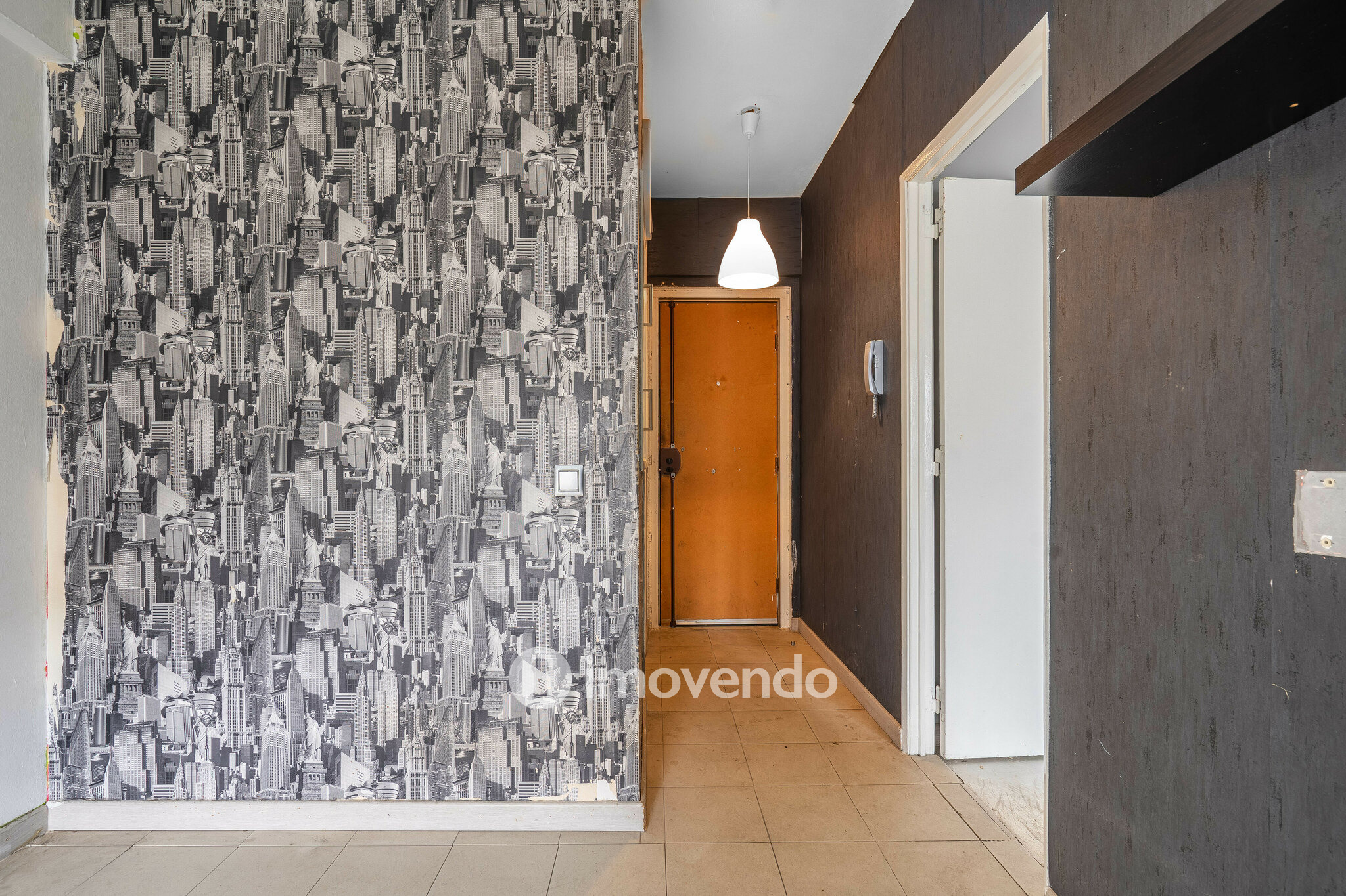 Apartamento T1 para renovação, junto da Praia de Paço de Arcos