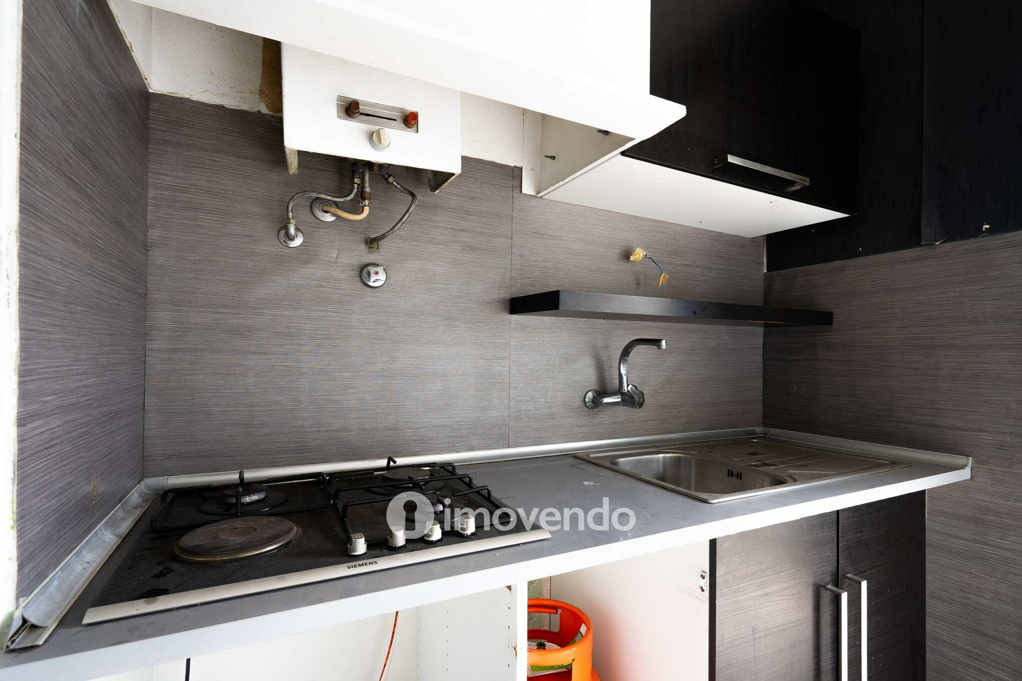 Apartamento T1 para renovação, junto da Praia de Paço de Arcos