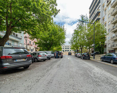 Apartamento T4+1, pronto a ocupar e numa localização nobre, em Lisboa