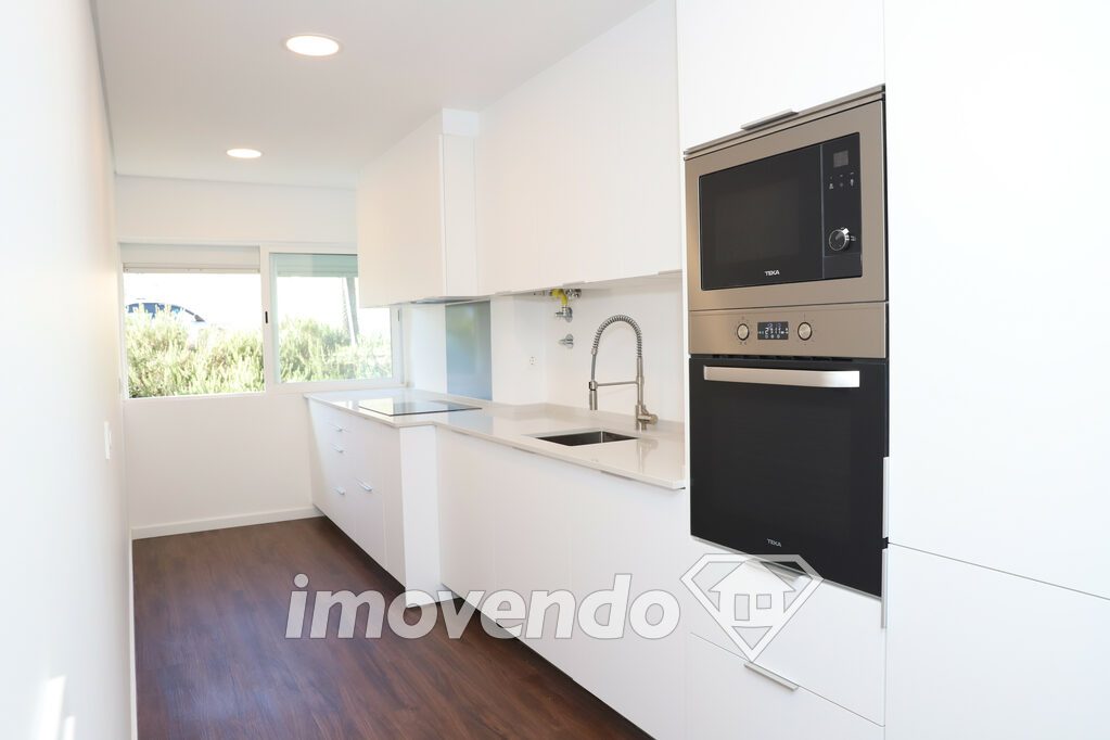 Apartamento T3 em Oeiras, Paço de Arcos com 106 m<sup>2</sup> por 339.000