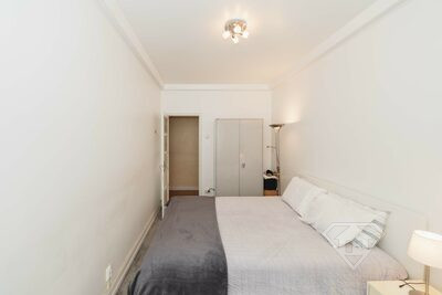 Apartamento T2 com varanda,  próximo da Fonte Luminosa da Alameda