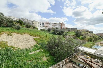 Apartamento T2 com varanda,  próximo da Fonte Luminosa da Alameda