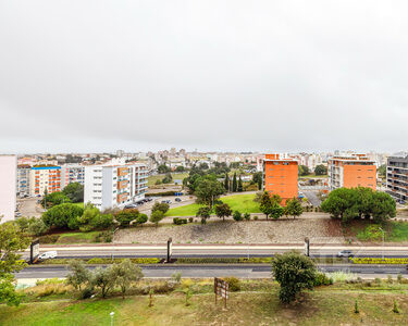 Apartamento T4, com áreas generosas, em São Sebastião, Setúbal